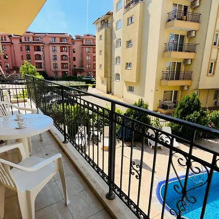 Amadeus I 25 Sunny * Σάνι Μπιτς